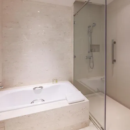 Hilton Garden Inn Hong Kong Mongkok-3